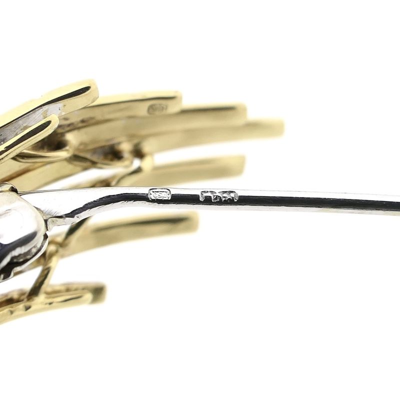 Afbeelding 7 van Bicolor gouden broche met diamanten; 0,60 ct.