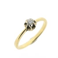 Gold solitaire ring with diamond; 0.09 ct.