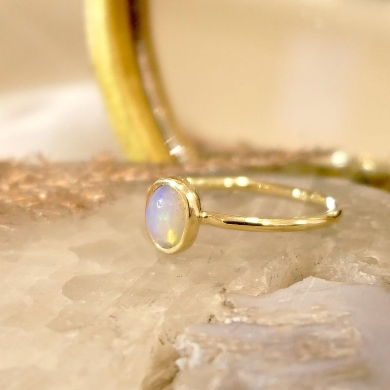 Image 2 of Gold ring with precious opal