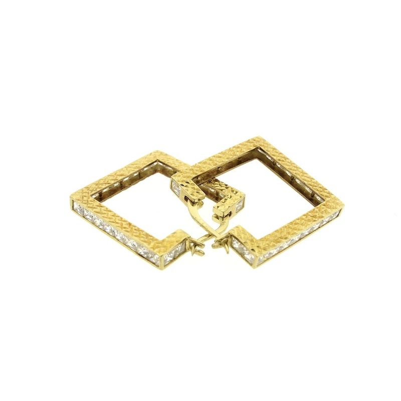 Image 11 of Gold square earrings with zirconia