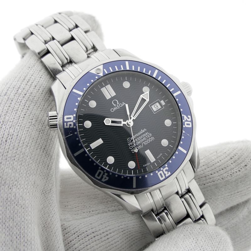 Image 7 of Omega Seamaster 300m 'James Bond'; Automatic men's diving watch
