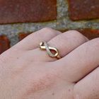 Afbeelding 9 van Gouden infinity ring met diamanten; 0,035 ct.