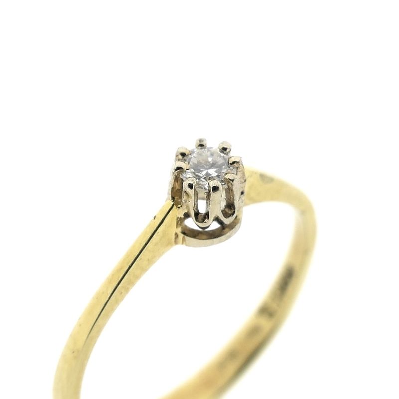 Image 2 of Gold solitaire ring with diamond; 0.10 ct.
