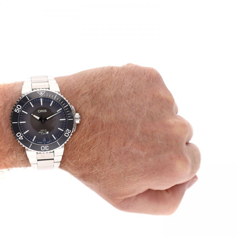 Image 11 of Oris Aquis Date '5-Days' Automatic Watch
