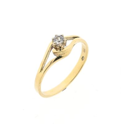 Golden solitaire ring with diamond; 0.09 ct. Image 1 of Golden solitaire ring with diamond; 0.09 ct.