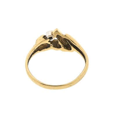 Image 2 of Gold ring with diamond; 0.03 ct.