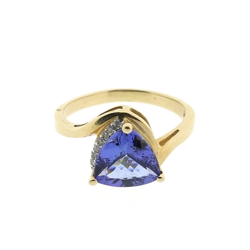 Image 3 of Gold ring with tanzanite and diamond | 0.06 ct.