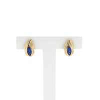 18 ct. Gold stud earrings with sapphire
