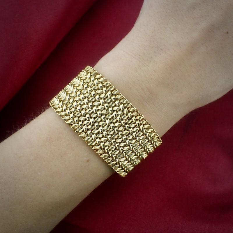 Image 10 of Vintage gold fantasy link bracelet.