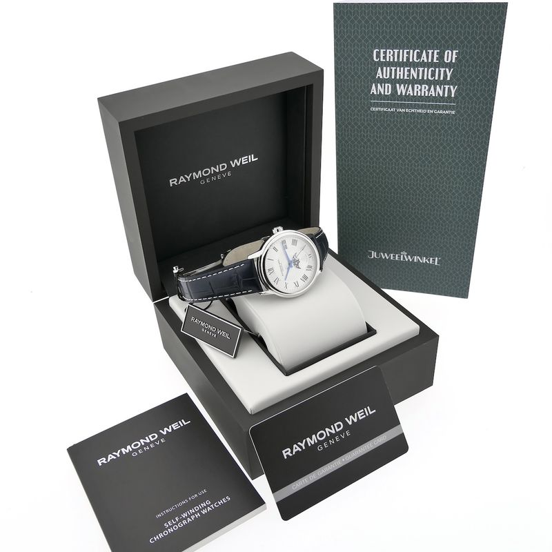 Image 18 of Raymond Weil Maestro 'Moon Phase' 2239-STC-00659; Automatic men's watch with moon phase