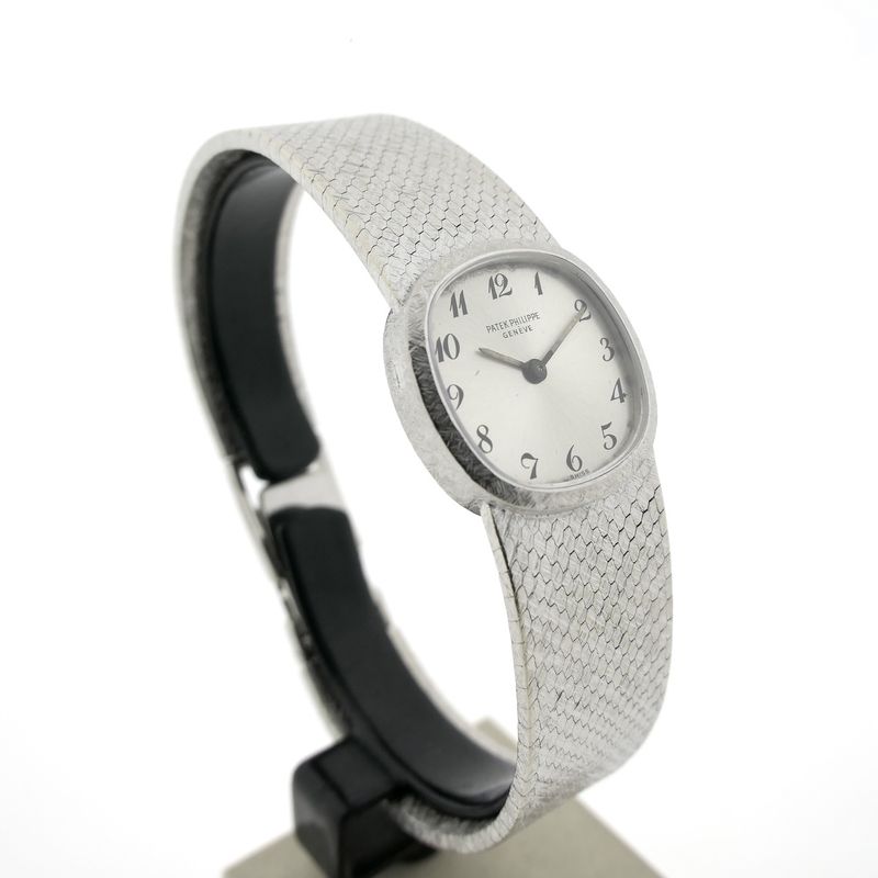 Image 3 of Patek Philippe Ellipse 3370/1; Vintage 18k. witgouden dames horloge