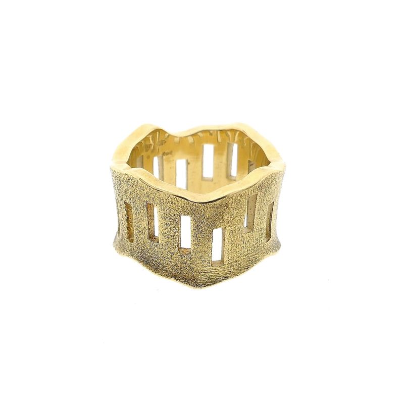 Image 3 of Vintage Gold Ring with Organic Design