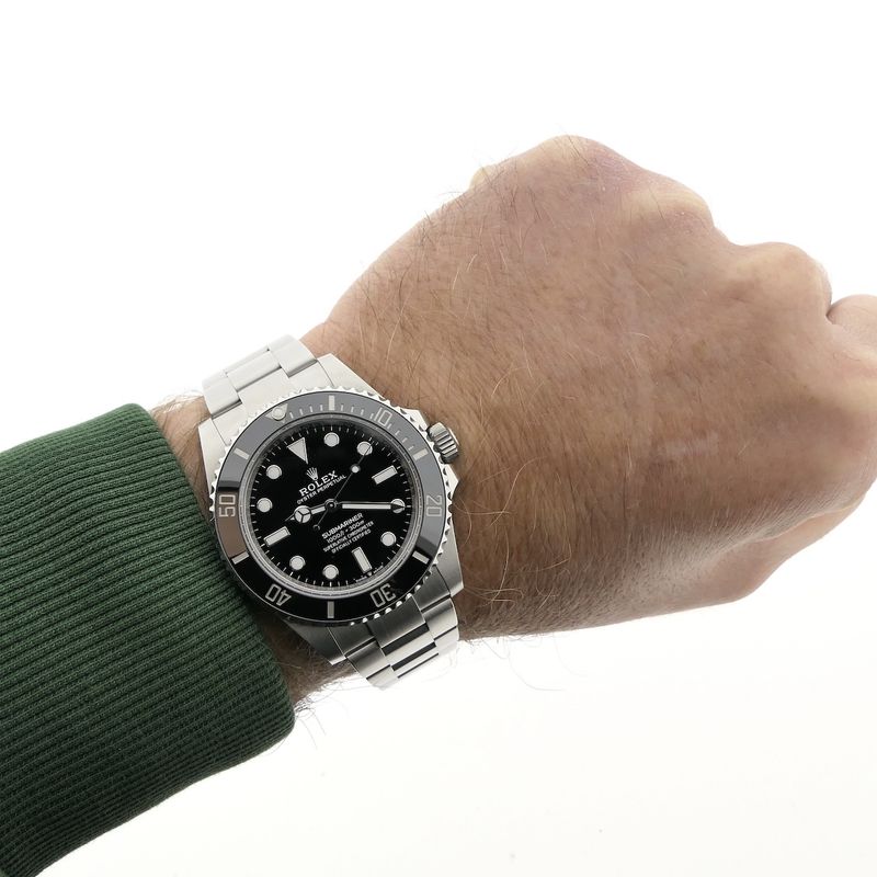Image 10 of Rolex Submariner 'No-Date' 124060; Automatic men's watch