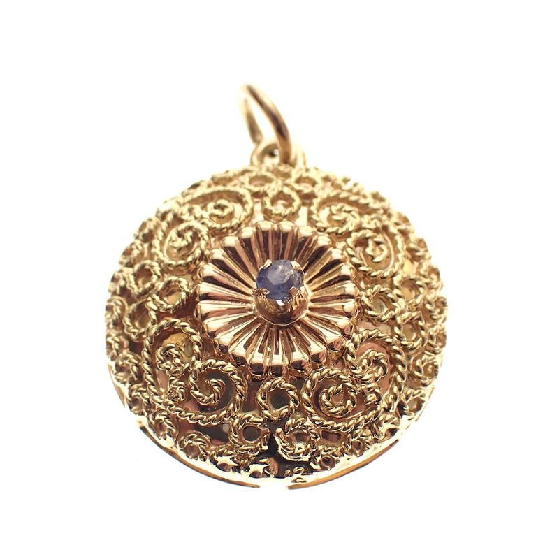 Image 1 of 18-karat gold filigree pendant with sapphire | Brevetto