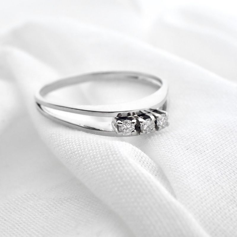 Image 6 of White gold ring with diamonds | 0.12 ct.