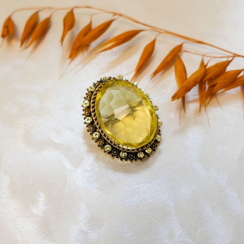 Image 2 of Antique gold brooch with Heliodor