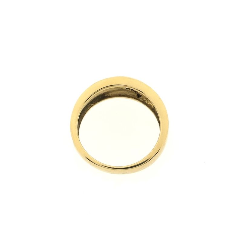 Image 2 of Gold ring with diamond; 0.04 ct.
