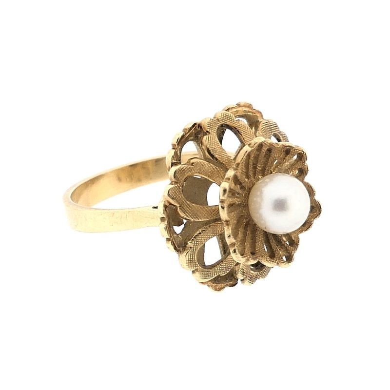 Image 2 of Gold ring with pearl