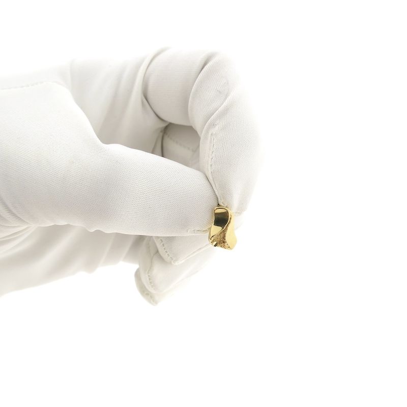 Image 10 of Gold pendant with an abstract shape