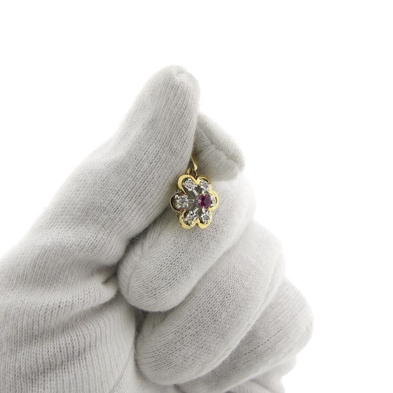 Image 9 of Gold pendant with ruby ​​and diamond | 0.06 ct.
