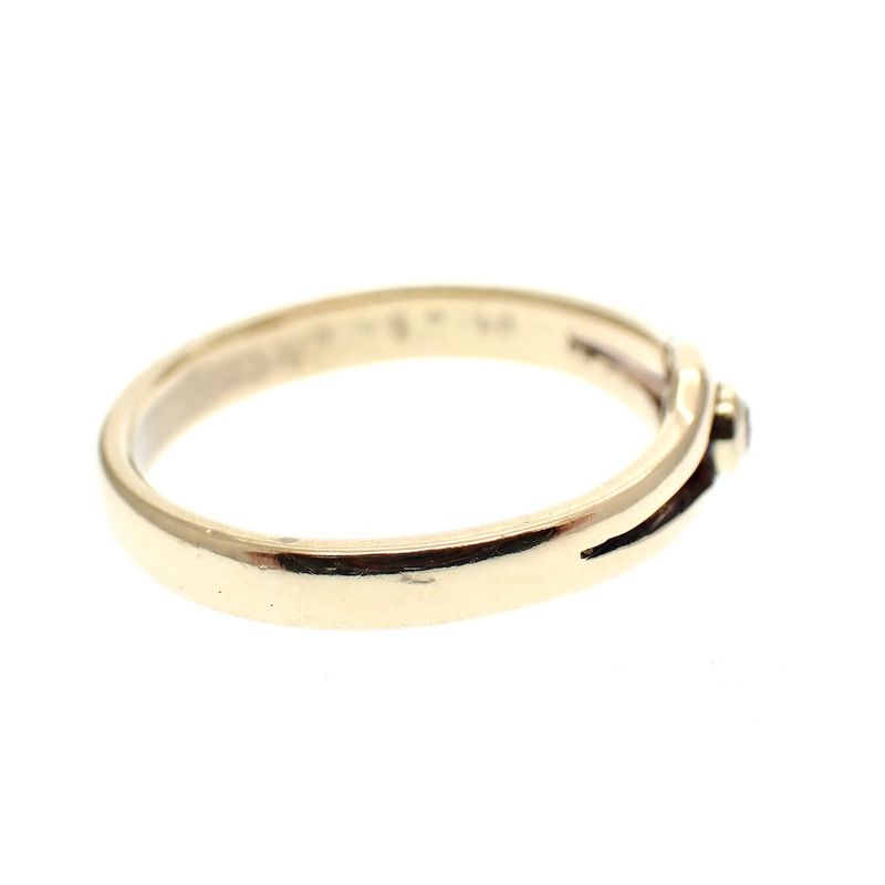 Image 4 of Gold subtle ring with diamond; 0.04 ct.