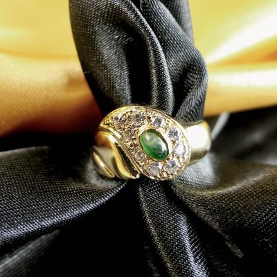 Image 2 of Vintage gold ring with emerald