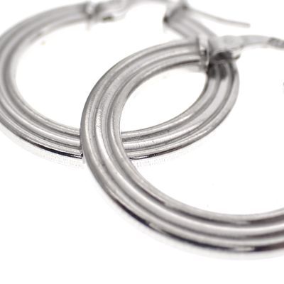 Image 2 of Silver flat earrings with a line pattern | Ø 21 mm