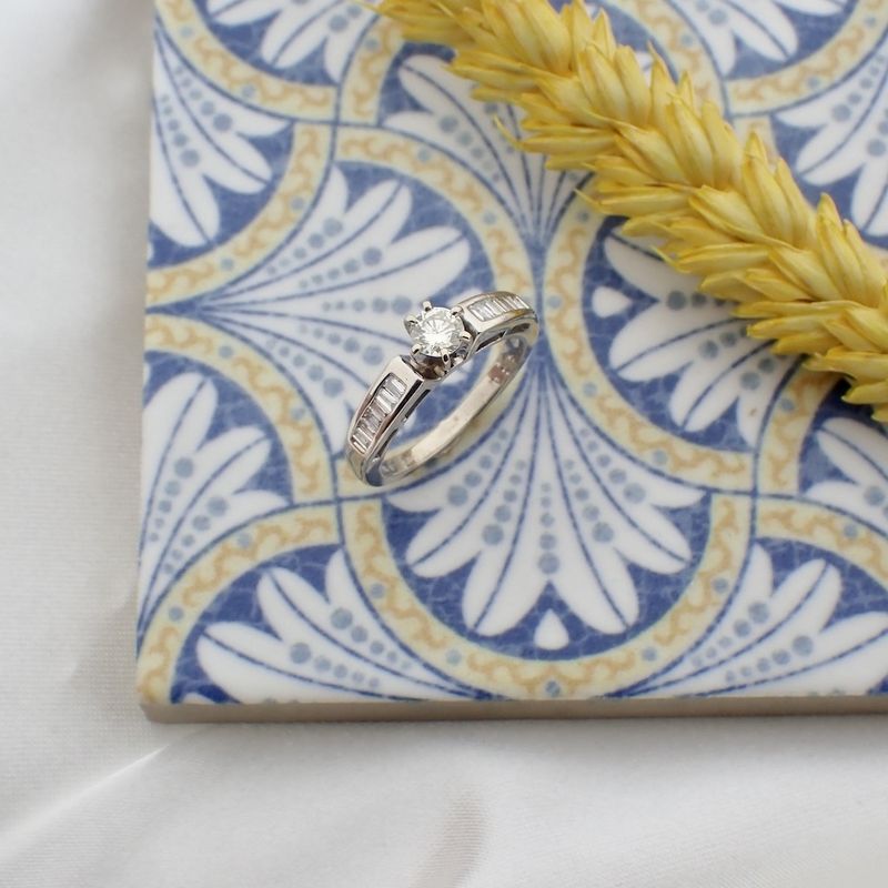 Image 2 of White gold ring with diamond | 0.25 ct.