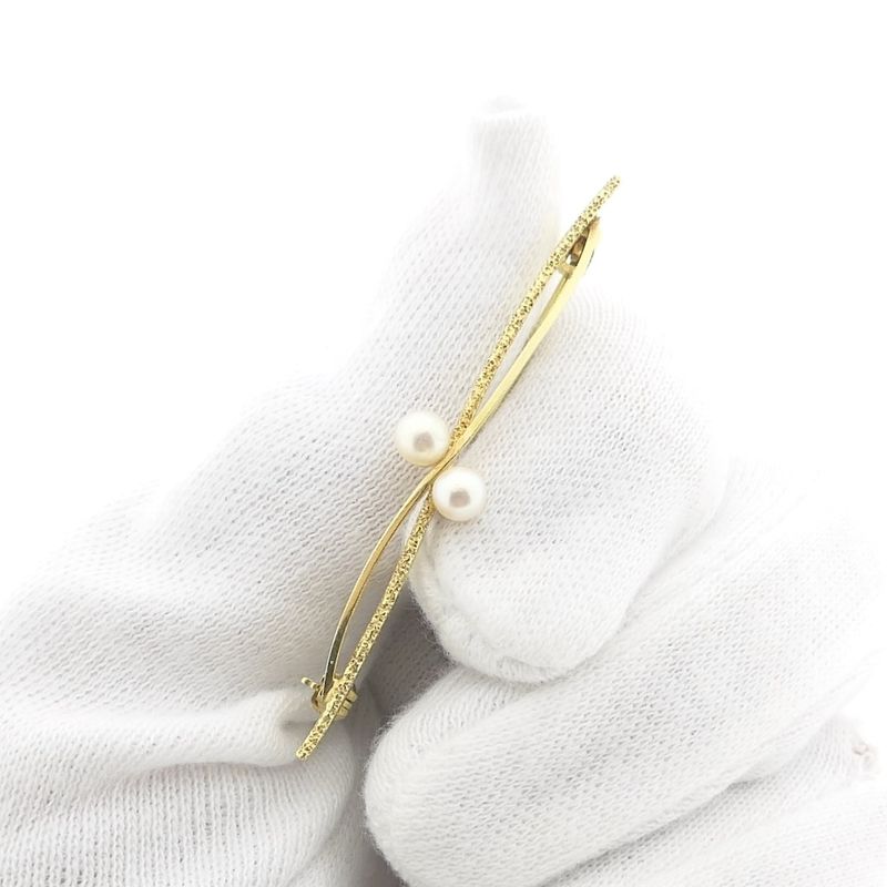 Image 1 of Vintage gold brooch with cultured pearls