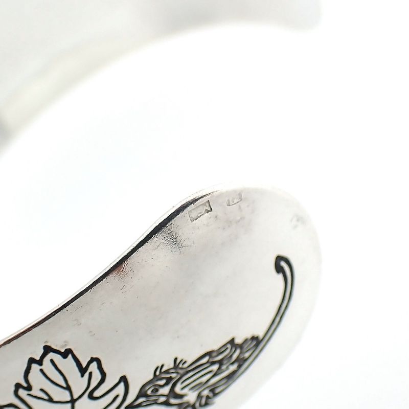 Image 5 of Silver bracelet with floral engraving; Size S