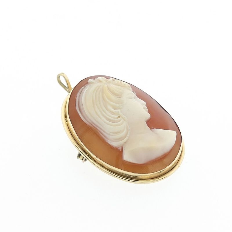 Image 6 of Vintage gold brooch/pendant with cameo