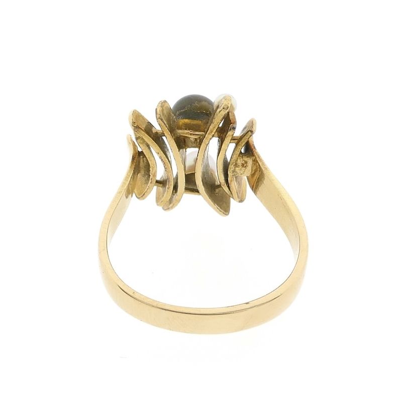 Image 6 of Gold ring with pearls