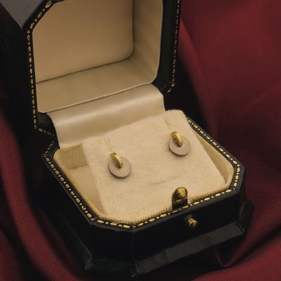 Image 2 of Gold stud earrings with titanium