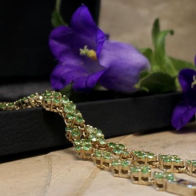Image 2 of 9 carat peridot bracelet | 19.5 cm