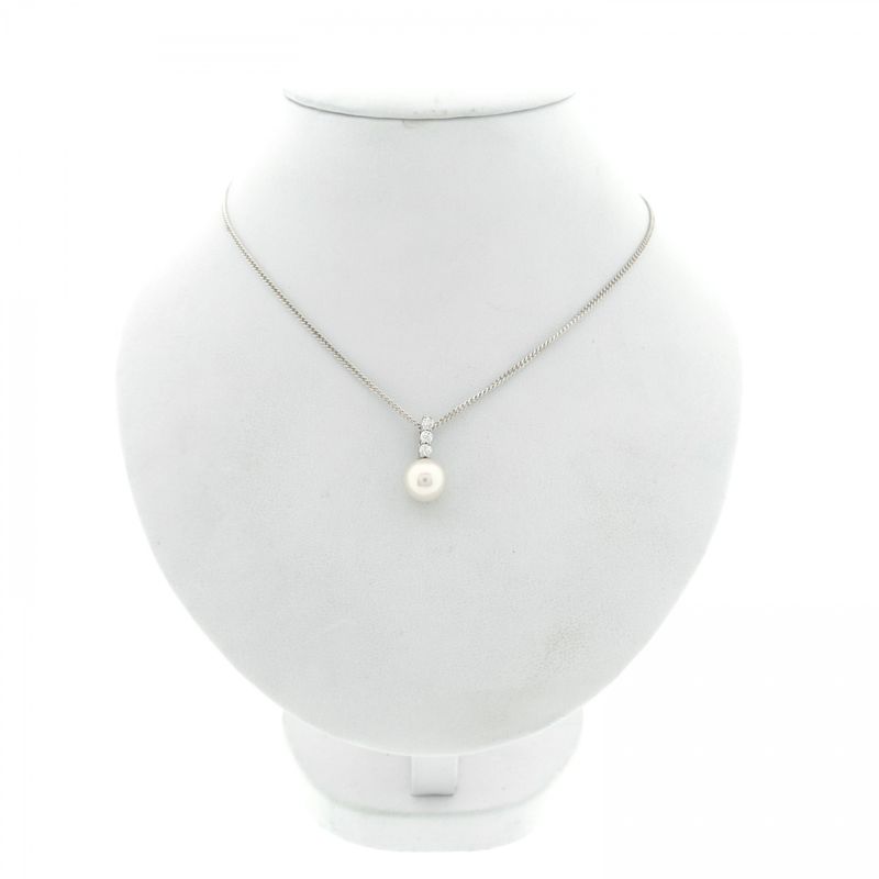 Image 3 of White gold pendant with pearl and diamonds; 0.21 ct.