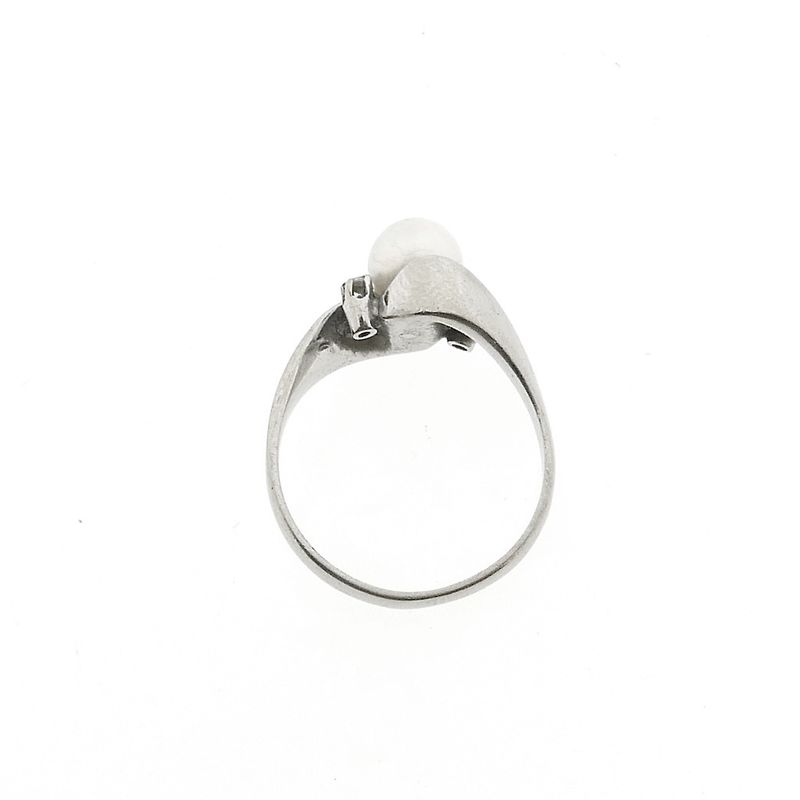 Image 5 of White gold ring with pearl and diamonds; 0.05 ct