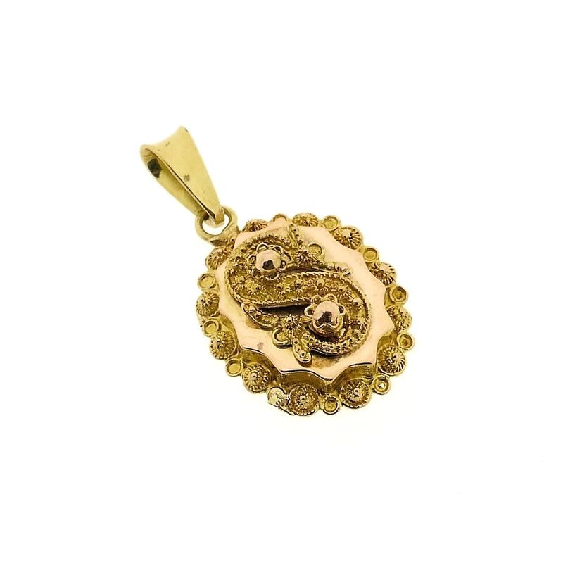 Image 10 of Two-tone antique gold pendant with Zeeland knots