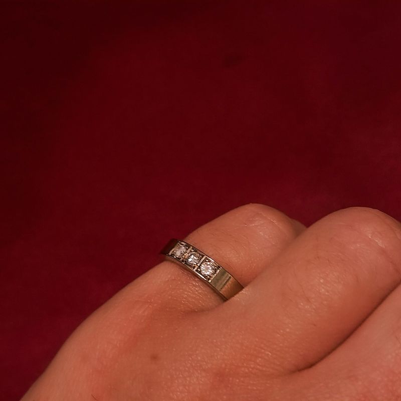 Image 4 of White gold ring with diamonds