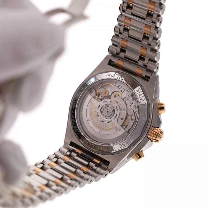 Afbeelding 13 van Breitling Chronomat B01 42mm UB0134101B1U1; Chronograaf heren horloge (Nieuw, Full-Set)