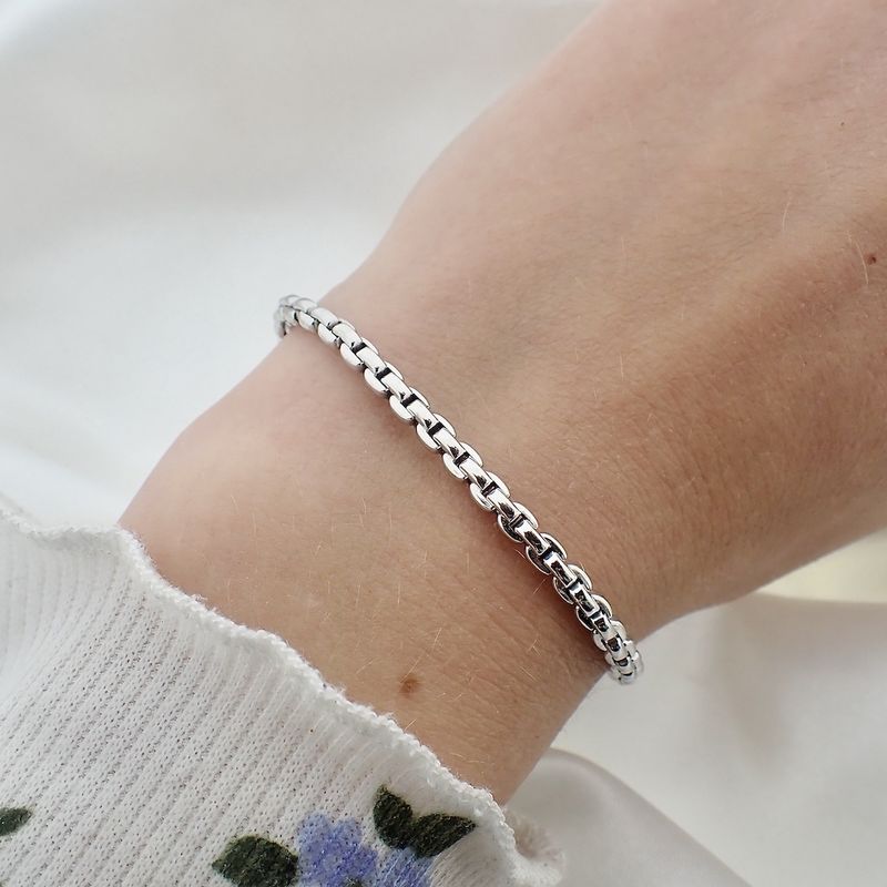 Image 2 of White gold anchor link bracelet | 19 cm