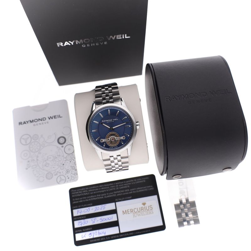 Image 15 of Raymond Weil Freelancer 'Open Hearth' Men's Watch