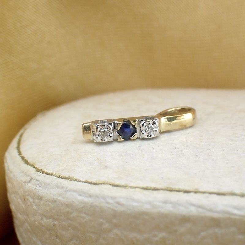 Image 7 of Gold minimalist pendant with diamond and sapphire