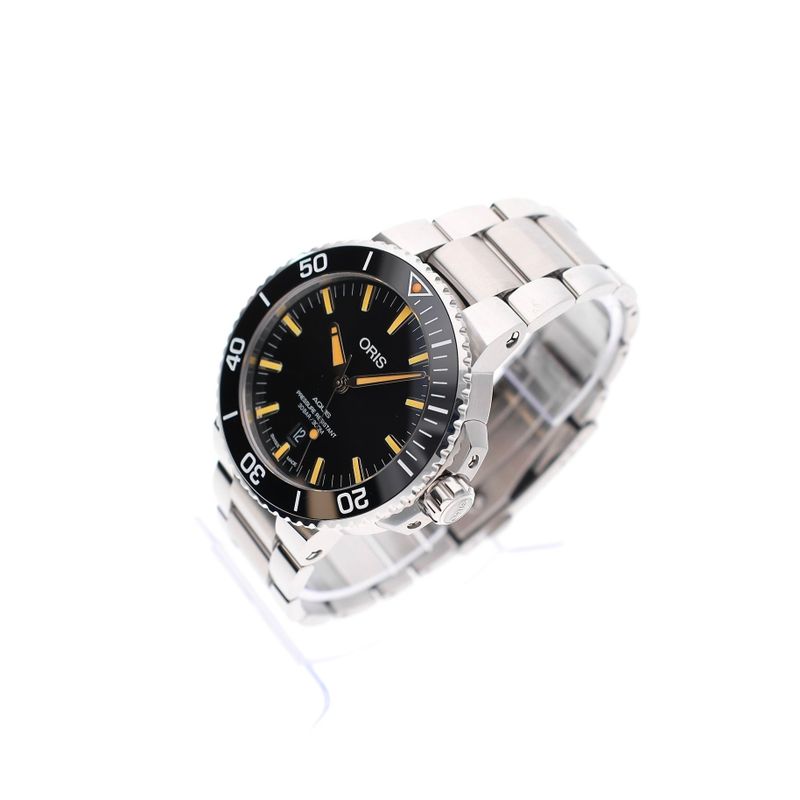 Image 3 of Oris Aquis Date 43.5mm Automatic Men's Watch