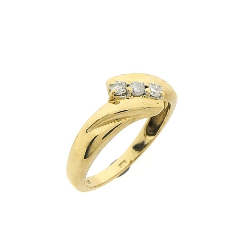 Image 1 of Gold ring with diamonds; 0.05 ct.
