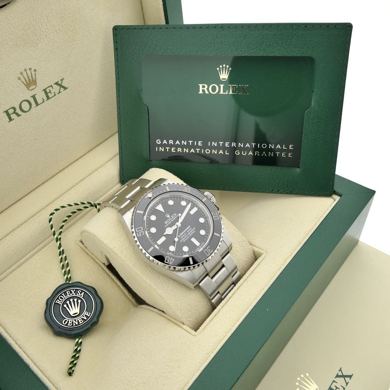Image 8 of Rolex Submariner 'No-Date' 124060; Automatic men's watch
