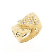 Gold ring with zirconia