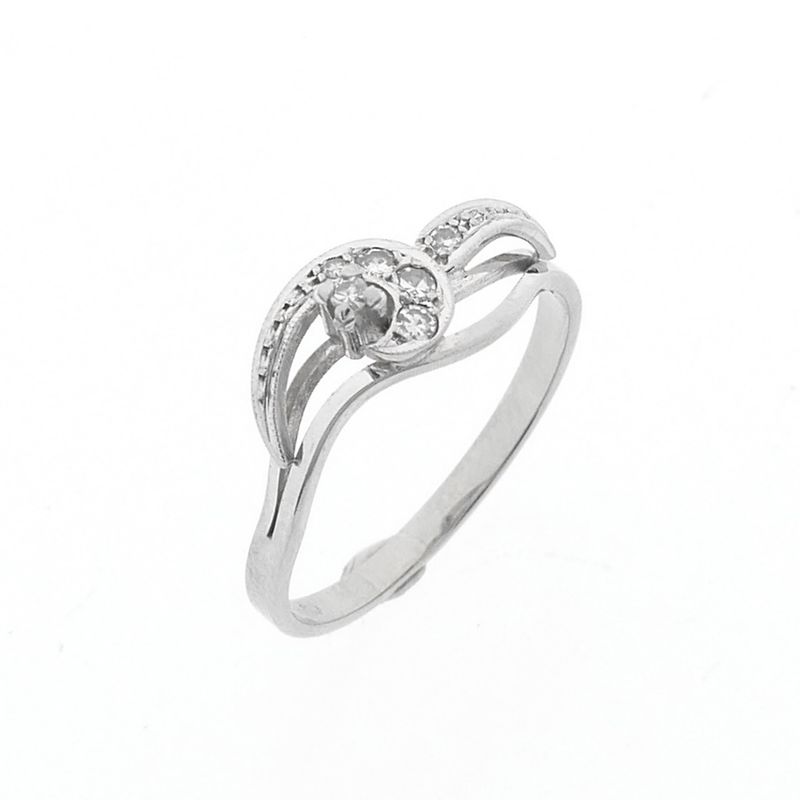 Image 1 of White gold ring with diamonds; 0.07 ct.