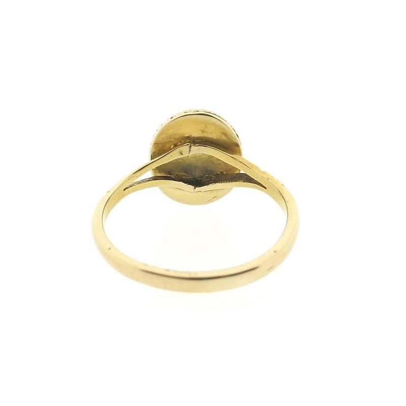 Image 5 of Vintage gold ring with cameo