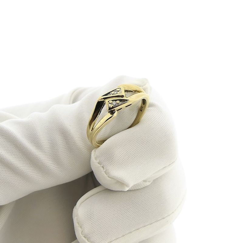 Image 10 of Gold ring with diamond; 0.02 ct.