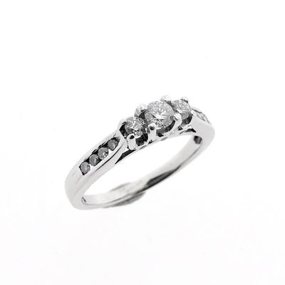 Image 1 of Vintage white gold ring with diamonds | 0.37 ct.